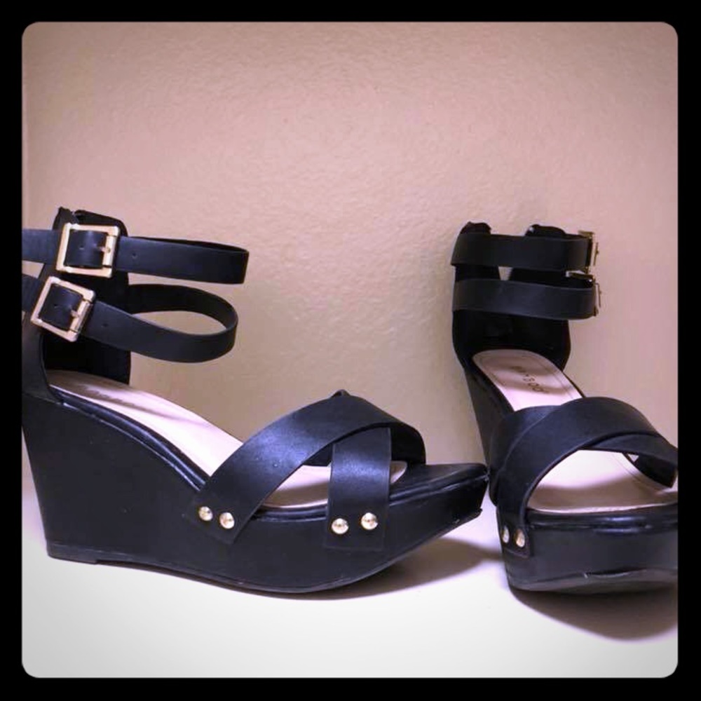 Medium height wedges